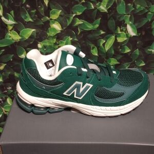 New balance Youth sneakers